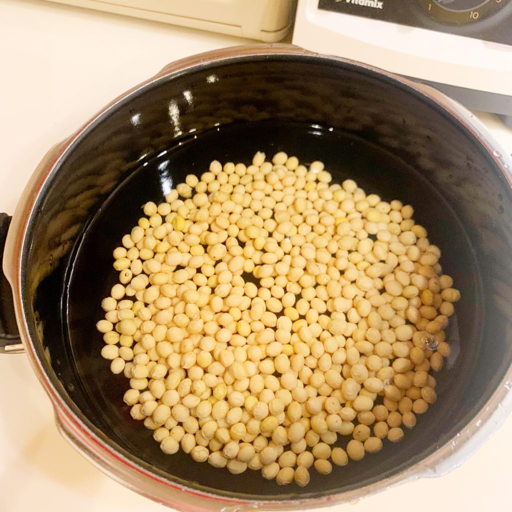 手作り味噌　圧力鍋で大豆の浸水